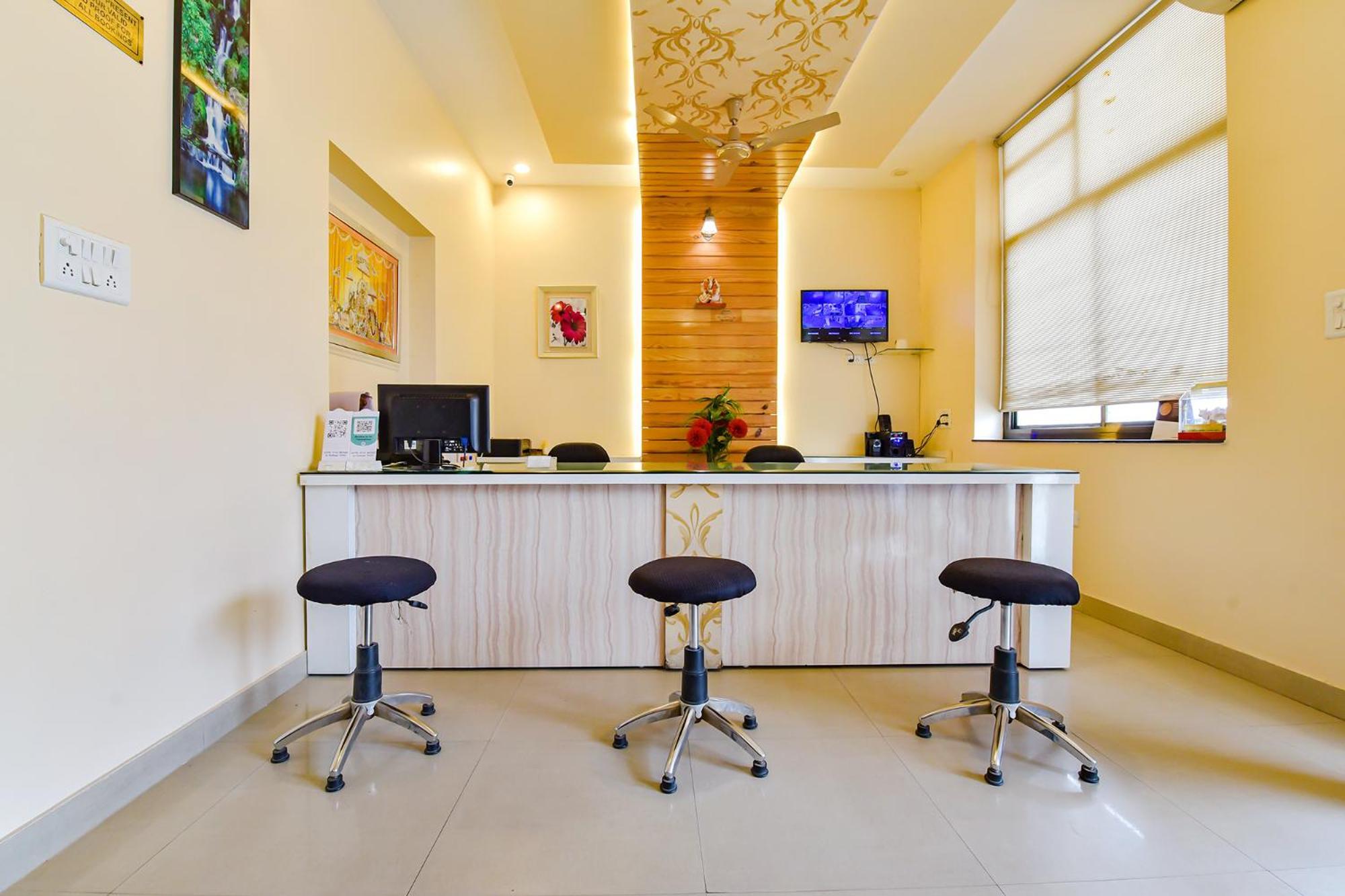 Hotel Fabhotel Aayojan Jaipur